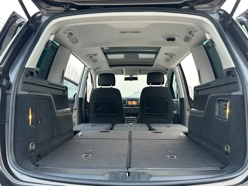2013 Volkswagen Sharan 1.8T 160HP L4 6DCT,autocango,china used car exporter,china ev exporter,chinese used car exporter,chinese used ev exporter