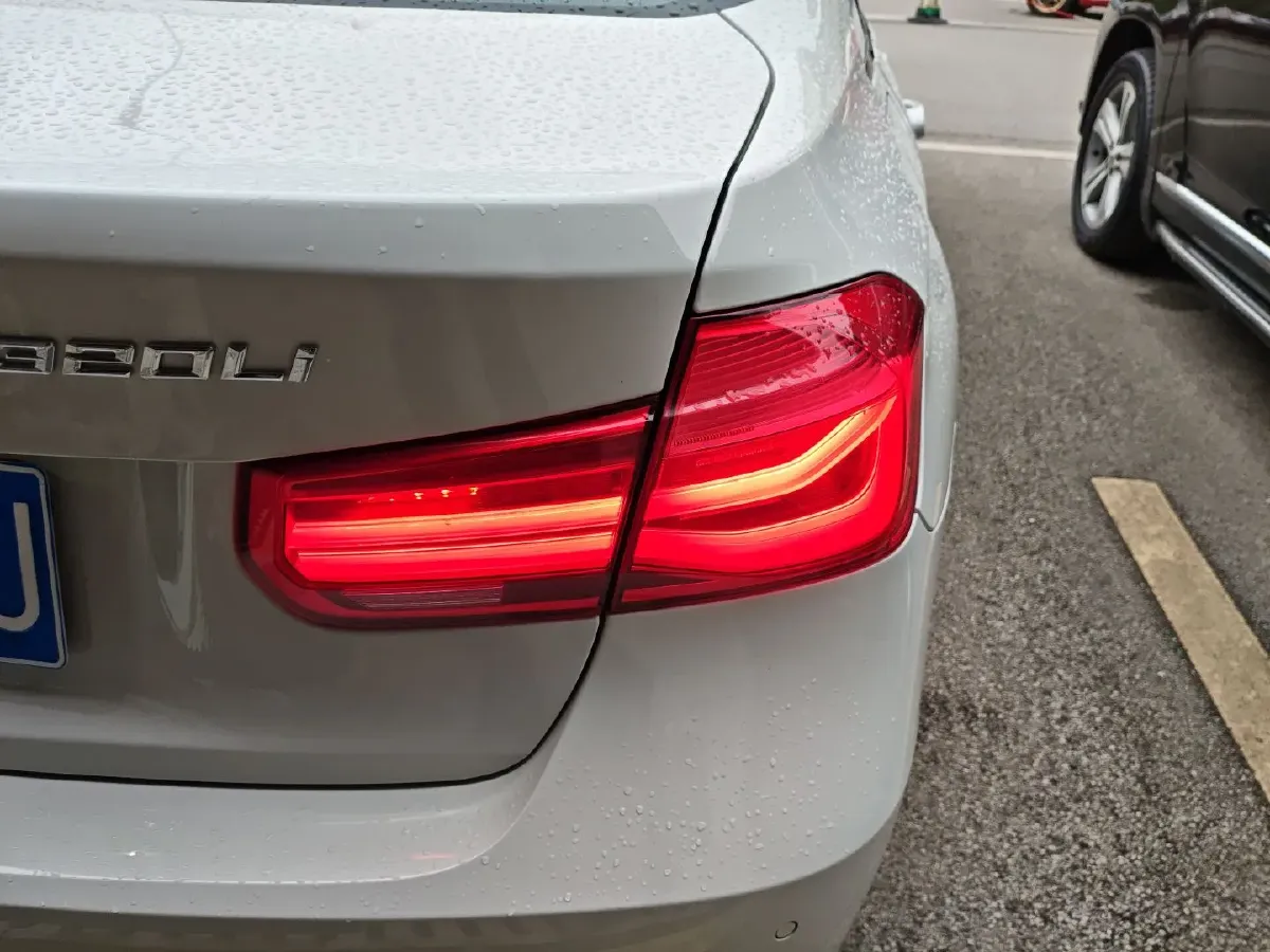 2018 BMW 3 Series 2.0T 184HP L4 8AT,autocango,china used car exporter,china ev exporter,chinese used car exporter,chinese used ev exporter