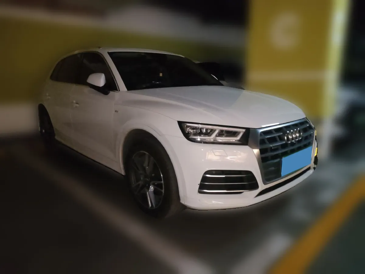 2018 Audi Q5L 2.0T 190HP L4 7DCT,autocango,china used car exporter,china ev exporter,chinese used car exporter,chinese used ev exporter