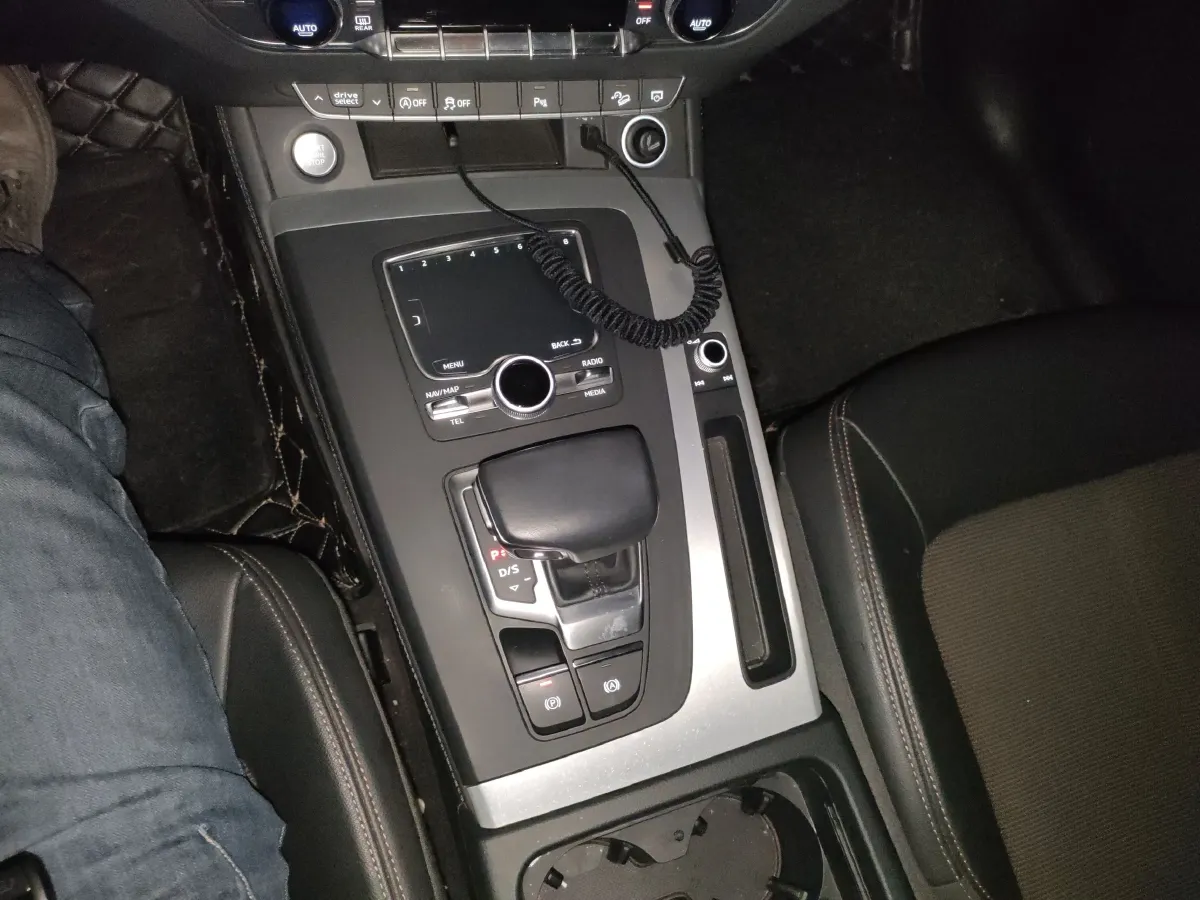 2018 Audi Q5L 2.0T 190HP L4 7DCT,autocango,china used car exporter,china ev exporter,chinese used car exporter,chinese used ev exporter