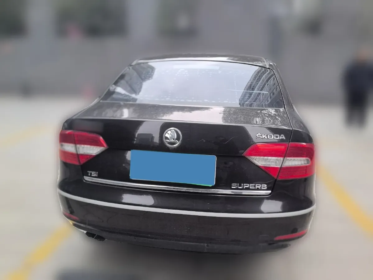 2013 Skoda Superb 1.4T 131HP L4 7DCT,autocango,china used car exporter,china ev exporter,chinese used car exporter,chinese used ev exporter