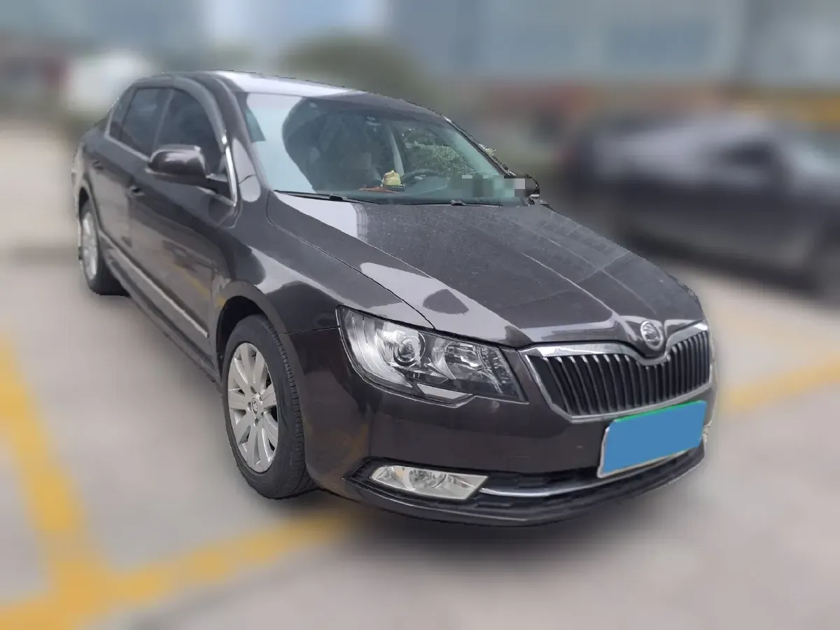 2013 Skoda Superb 1.4T 131HP L4 7DCT,autocango,china used car exporter,china ev exporter,chinese used car exporter,chinese used ev exporter