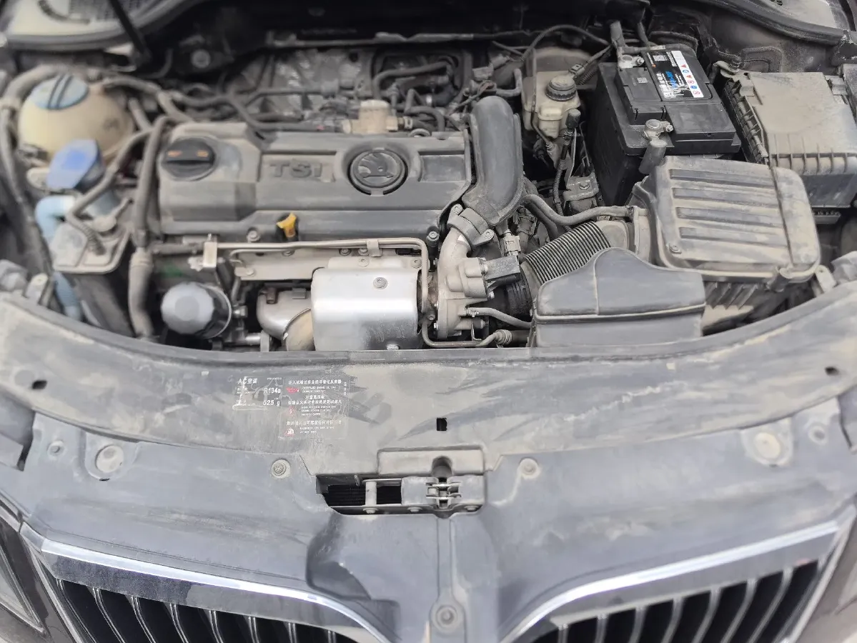 2013 Skoda Superb 1.4T 131HP L4 7DCT,autocango,china used car exporter,china ev exporter,chinese used car exporter,chinese used ev exporter