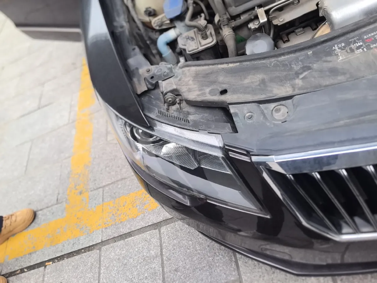 2013 Skoda Superb 1.4T 131HP L4 7DCT,autocango,china used car exporter,china ev exporter,chinese used car exporter,chinese used ev exporter