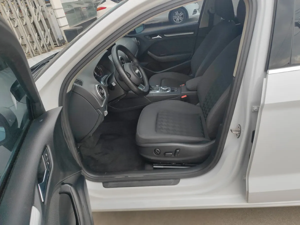 2016 Audi Q3 1.4T 150HP L4 6DCT,autocango,china used car exporter,china ev exporter,chinese used car exporter,chinese used ev exporter