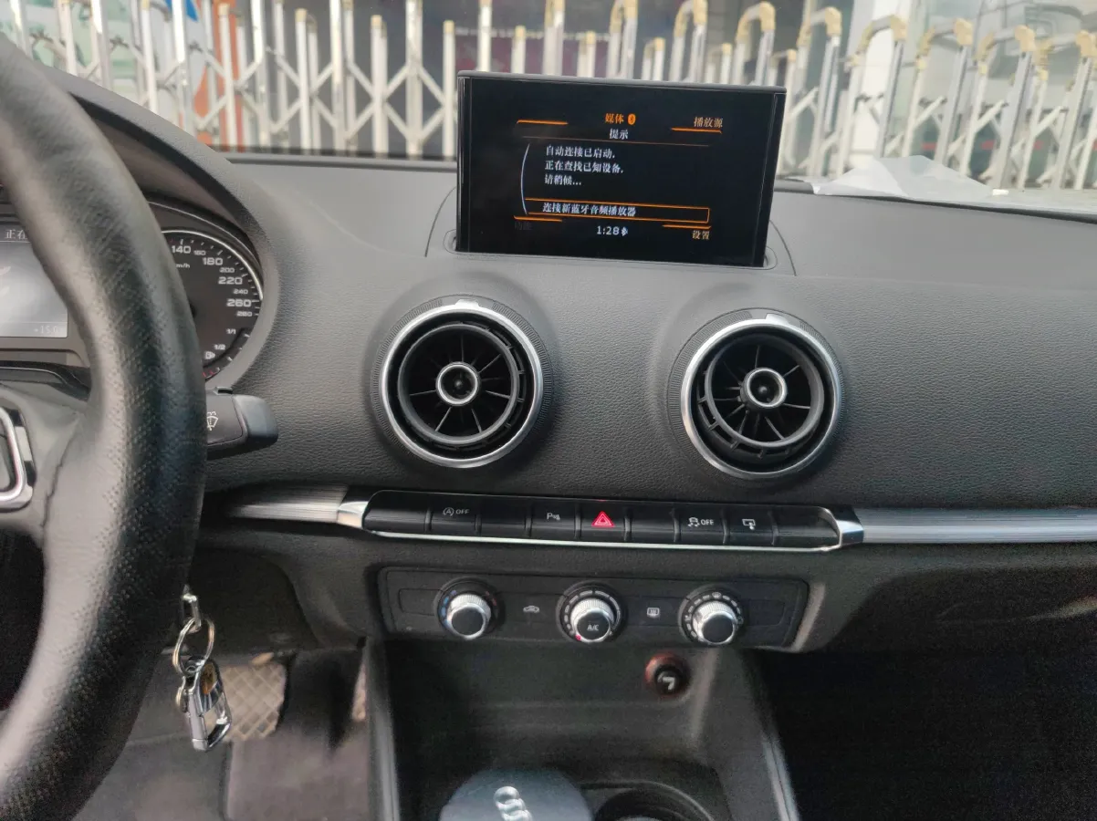 2016 Audi Q3 1.4T 150HP L4 6DCT,autocango,china used car exporter,china ev exporter,chinese used car exporter,chinese used ev exporter