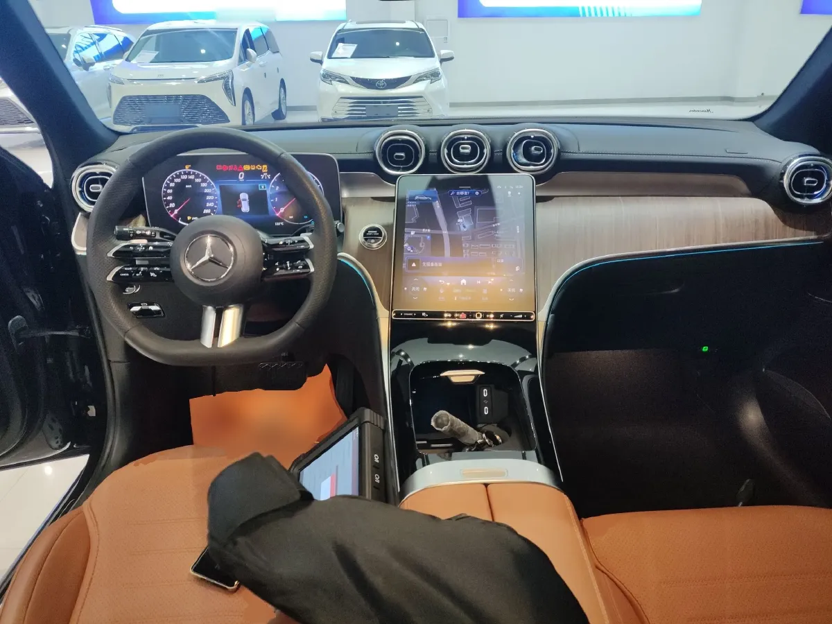 2024 Mercedes-Benz GLC Class 2.0T 258HP L4 9AT,autocango,china used car exporter,china ev exporter,chinese used car exporter,chinese used ev exporter