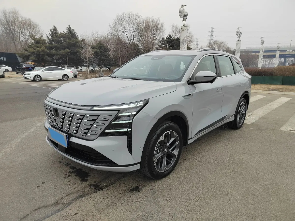 2025 ChangAn CS75 Plus 1.5T 192HP L4 8AT,autocango,china used car exporter,china ev exporter,chinese used car exporter,chinese used ev exporter