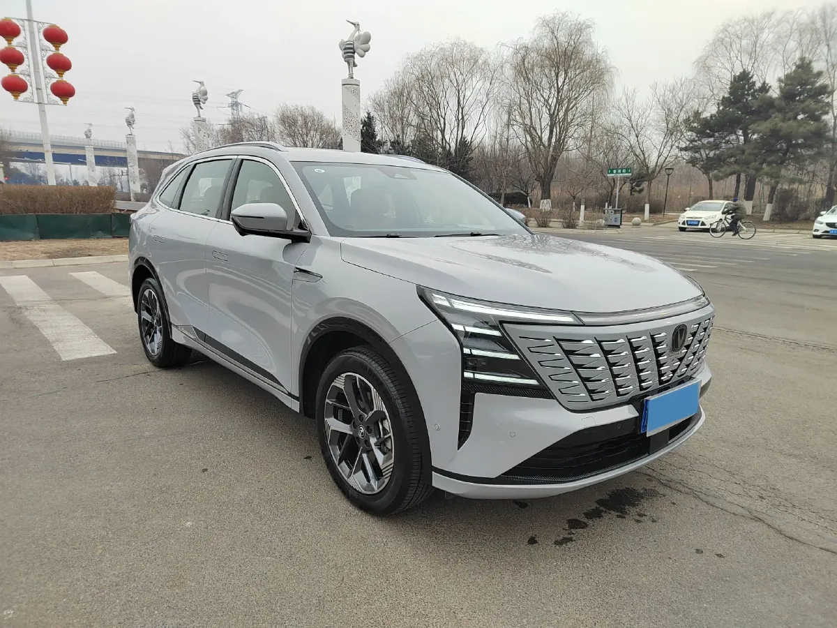 2025 ChangAn CS75 Plus 1.5T 192HP L4 8AT,autocango,china used car exporter,china ev exporter,chinese used car exporter,chinese used ev exporter