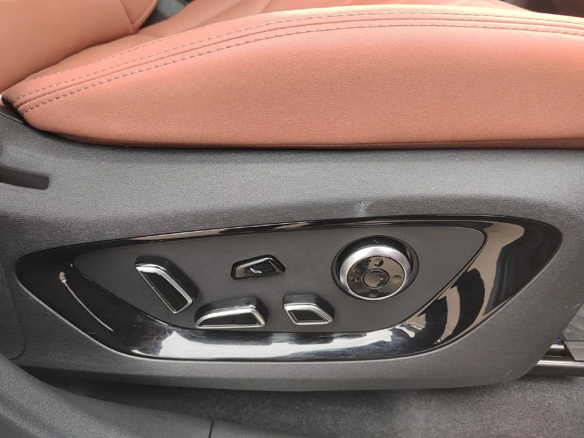 2025 ChangAn CS75 Plus 1.5T 192HP L4 8AT,autocango,china used car exporter,china ev exporter,chinese used car exporter,chinese used ev exporter