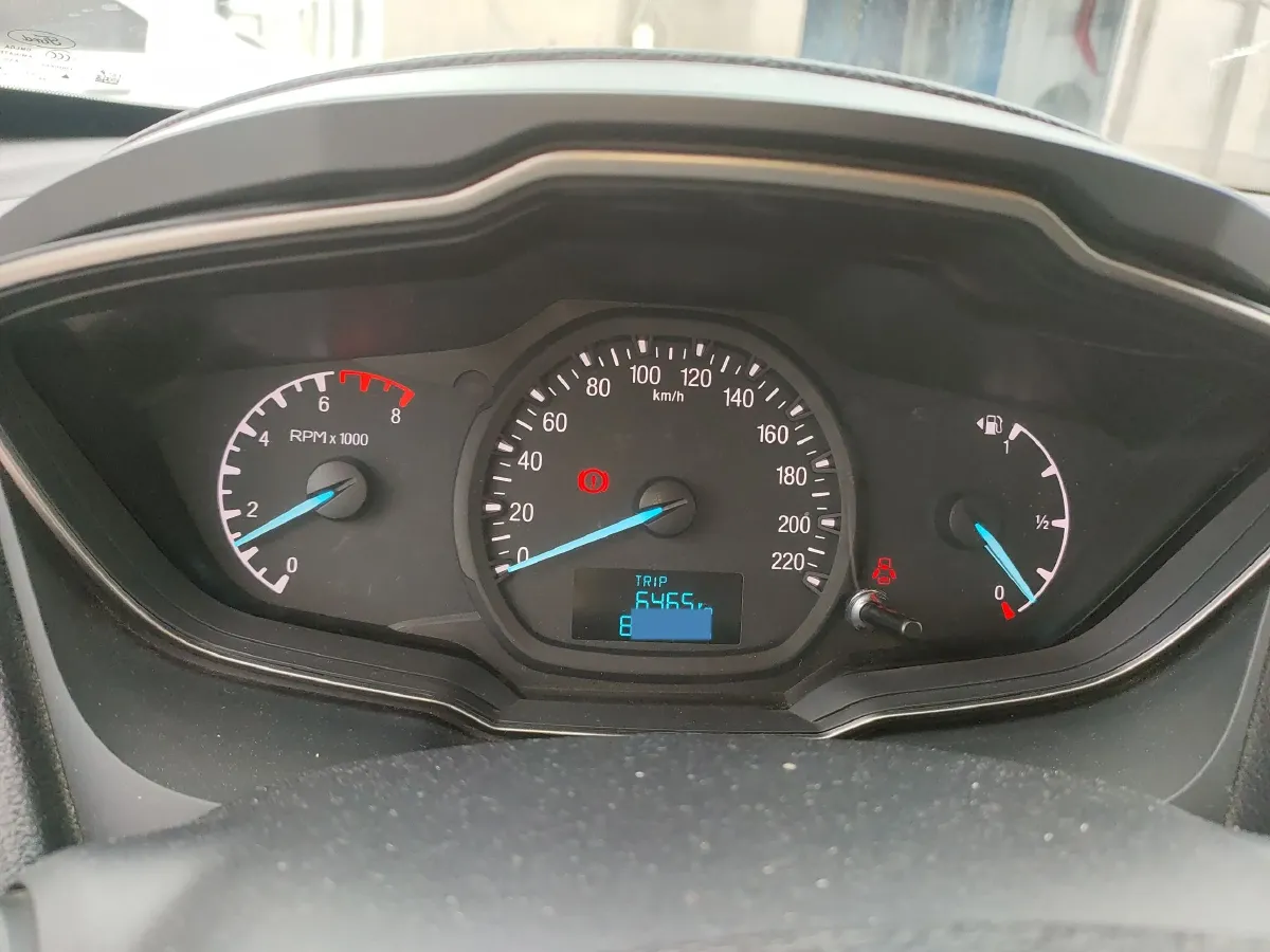 2015 Ford Escort 1.5L 113HP L4 5MT,autocango,china used car exporter,china ev exporter,chinese used car exporter,chinese used ev exporter