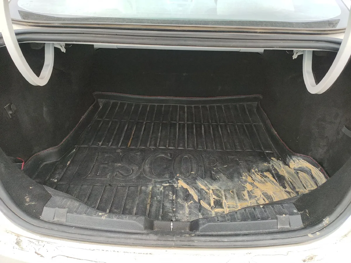 2015 Ford Escort 1.5L 113HP L4 5MT,autocango,china used car exporter,china ev exporter,chinese used car exporter,chinese used ev exporter