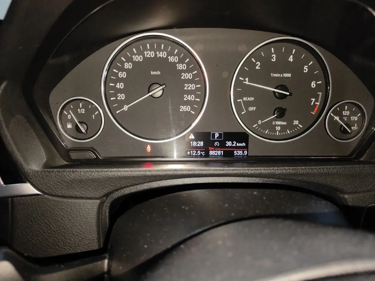 2017 BMW 3 Series 1.5T 136HP L3 8AT,autocango,china used car exporter,china ev exporter,chinese used car exporter,chinese used ev exporter