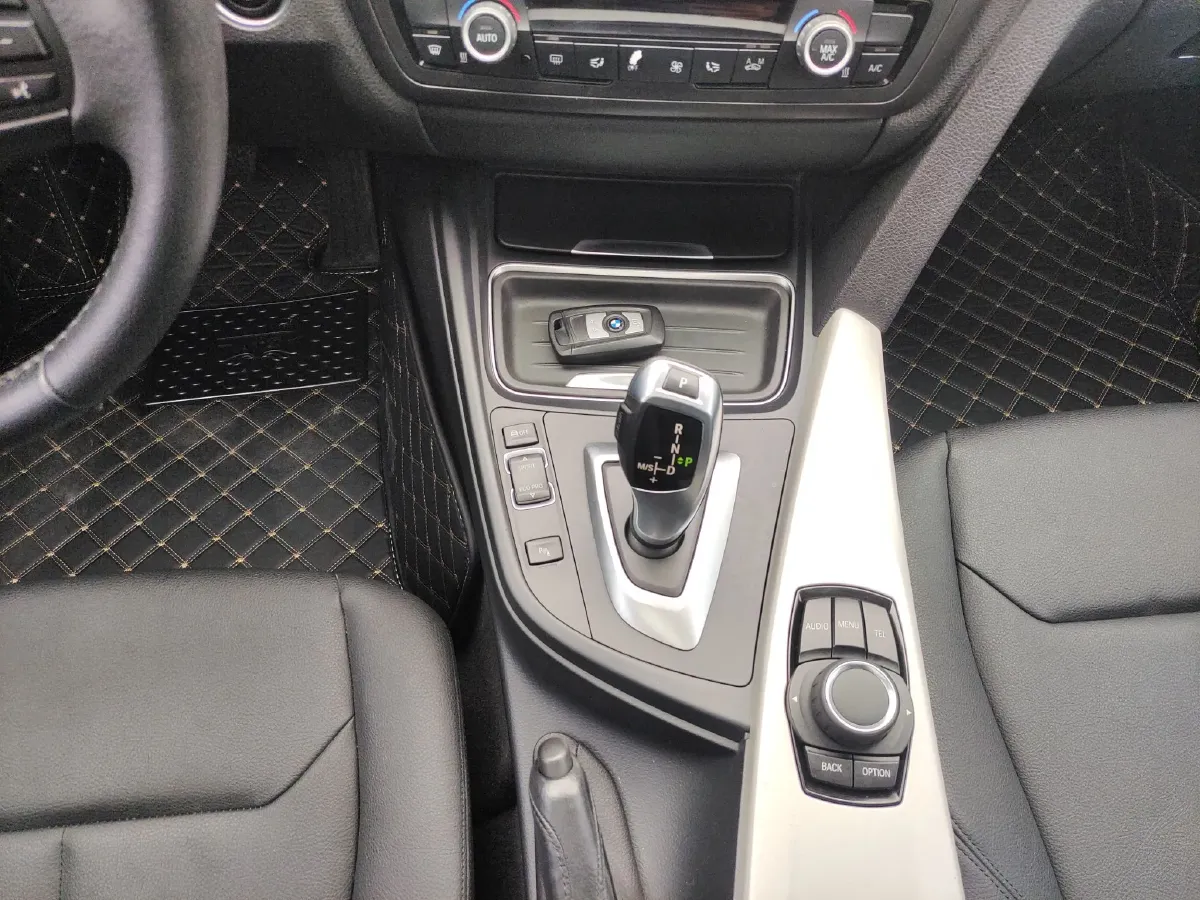 2015 BMW 3 Series 2.0T 184HP L4 8AT,autocango,china used car exporter,china ev exporter,chinese used car exporter,chinese used ev exporter