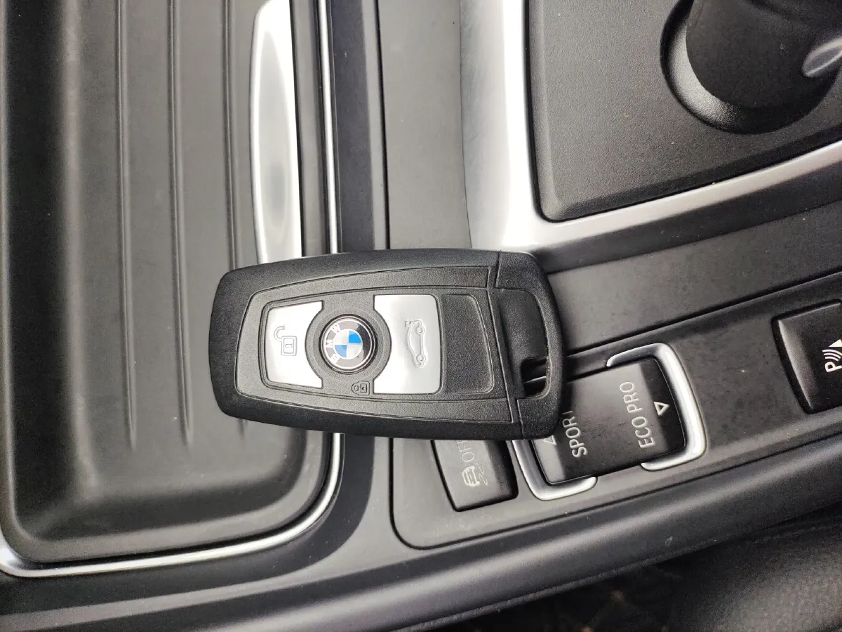 2015 BMW 3 Series 2.0T 184HP L4 8AT,autocango,china used car exporter,china ev exporter,chinese used car exporter,chinese used ev exporter