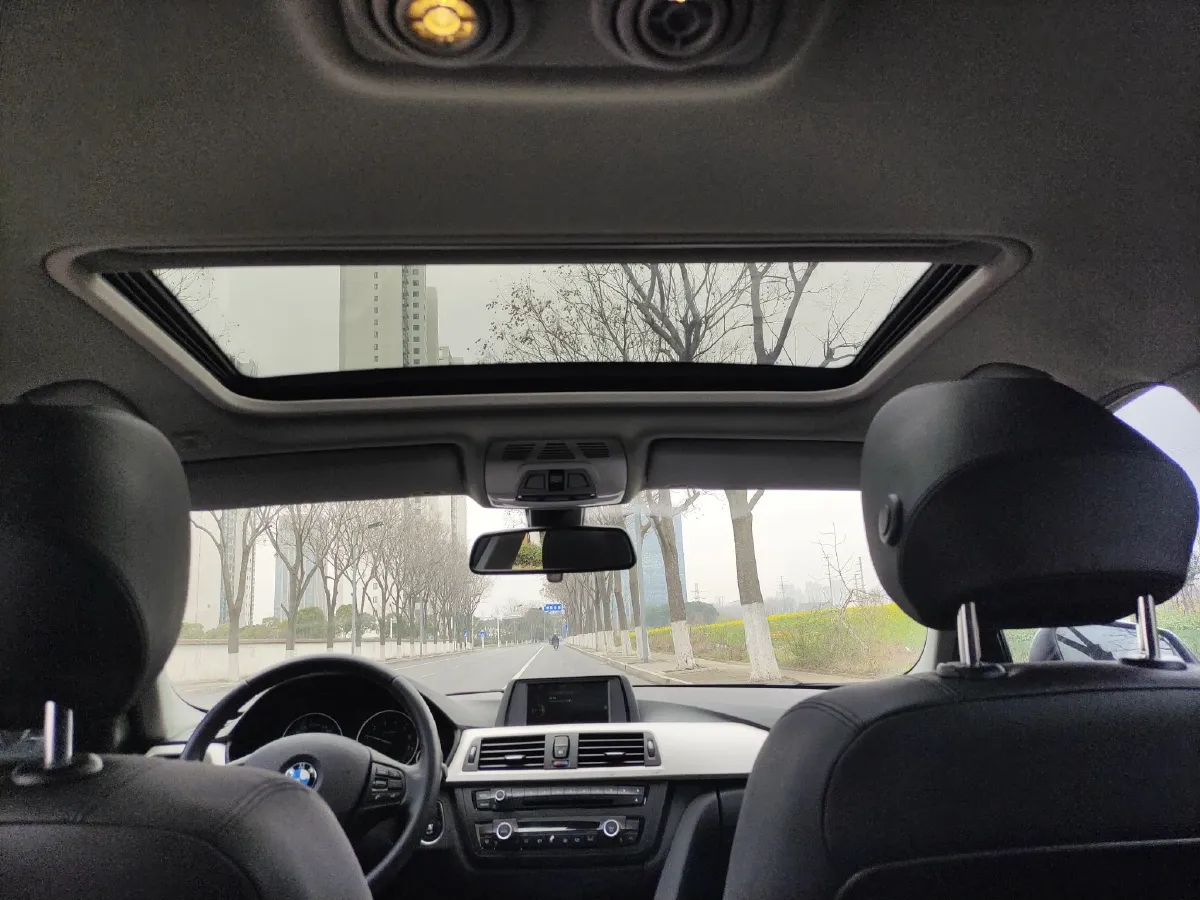 2015 BMW 3 Series 2.0T 184HP L4 8AT,autocango,china used car exporter,china ev exporter,chinese used car exporter,chinese used ev exporter