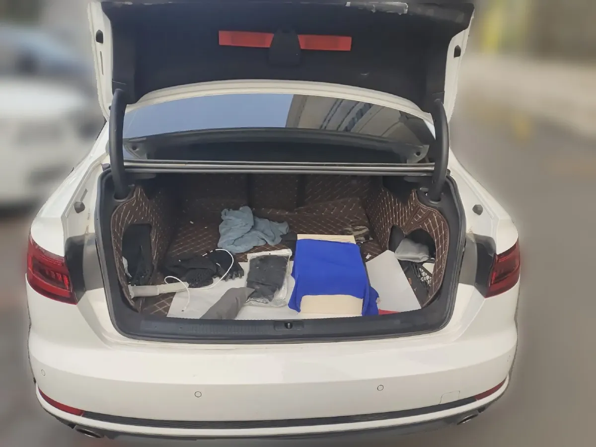 2018 Audi A4L 2.0T 190HP L4 7DCT,autocango,china used car exporter,china ev exporter,chinese used car exporter,chinese used ev exporter