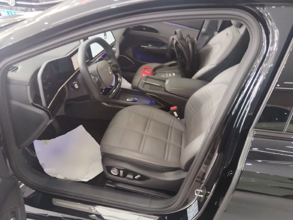 2024 HongQi EH7 BEV 85KWH,autocango,china used car exporter,china ev exporter,chinese used car exporter,chinese used ev exporter