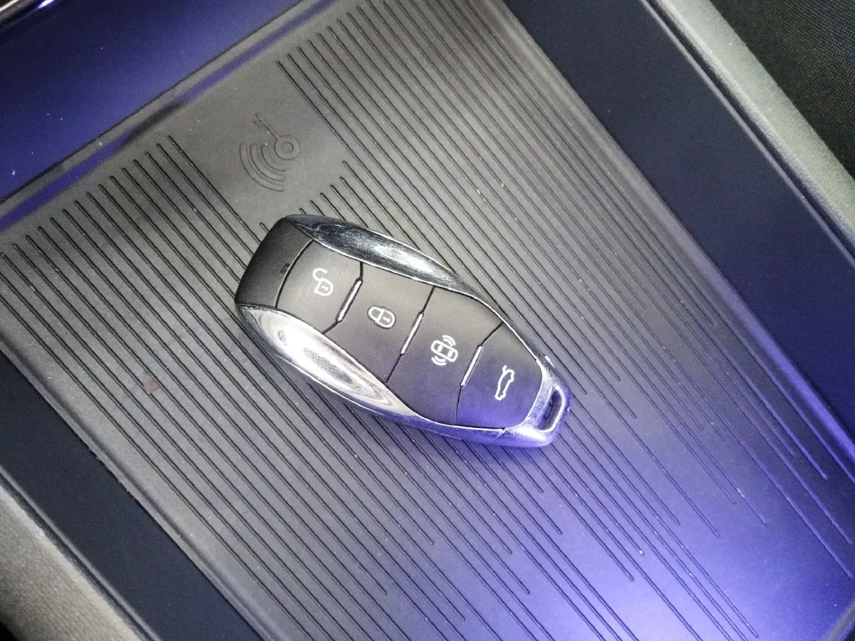 2024 HongQi EH7 BEV 85KWH,autocango,china used car exporter,china ev exporter,chinese used car exporter,chinese used ev exporter