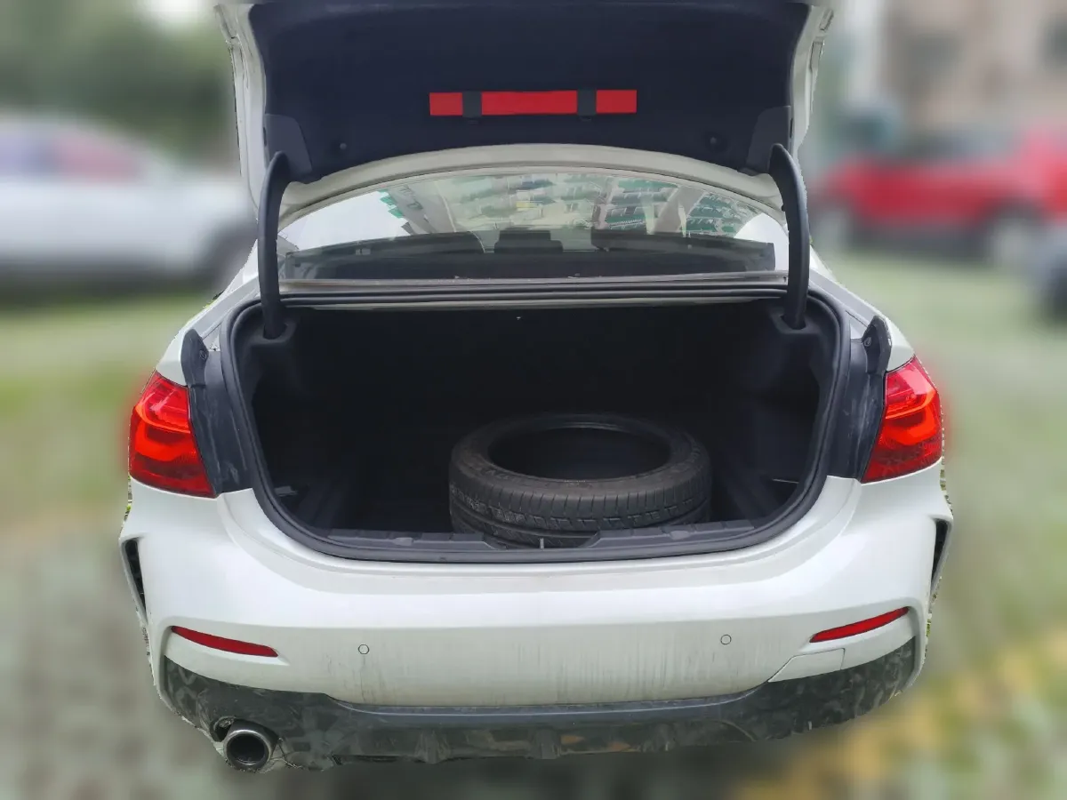 2019 BMW 1 Series 1.5T 136HP L3 6AT,autocango,china used car exporter,china ev exporter,chinese used car exporter,chinese used ev exporter