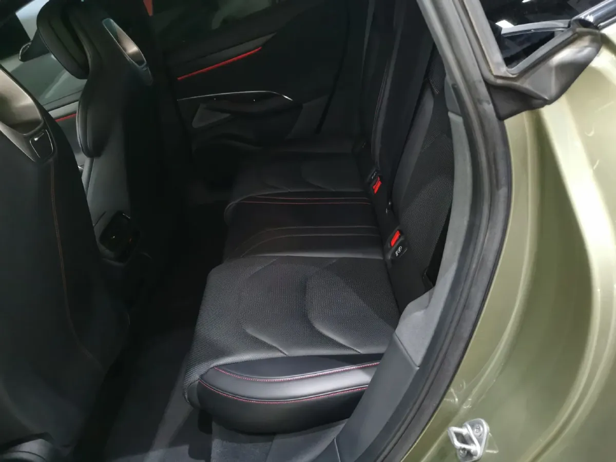 2024 MI SU7 BEV 101KWH,autocango,china used car exporter,china ev exporter,chinese used car exporter,chinese used ev exporter