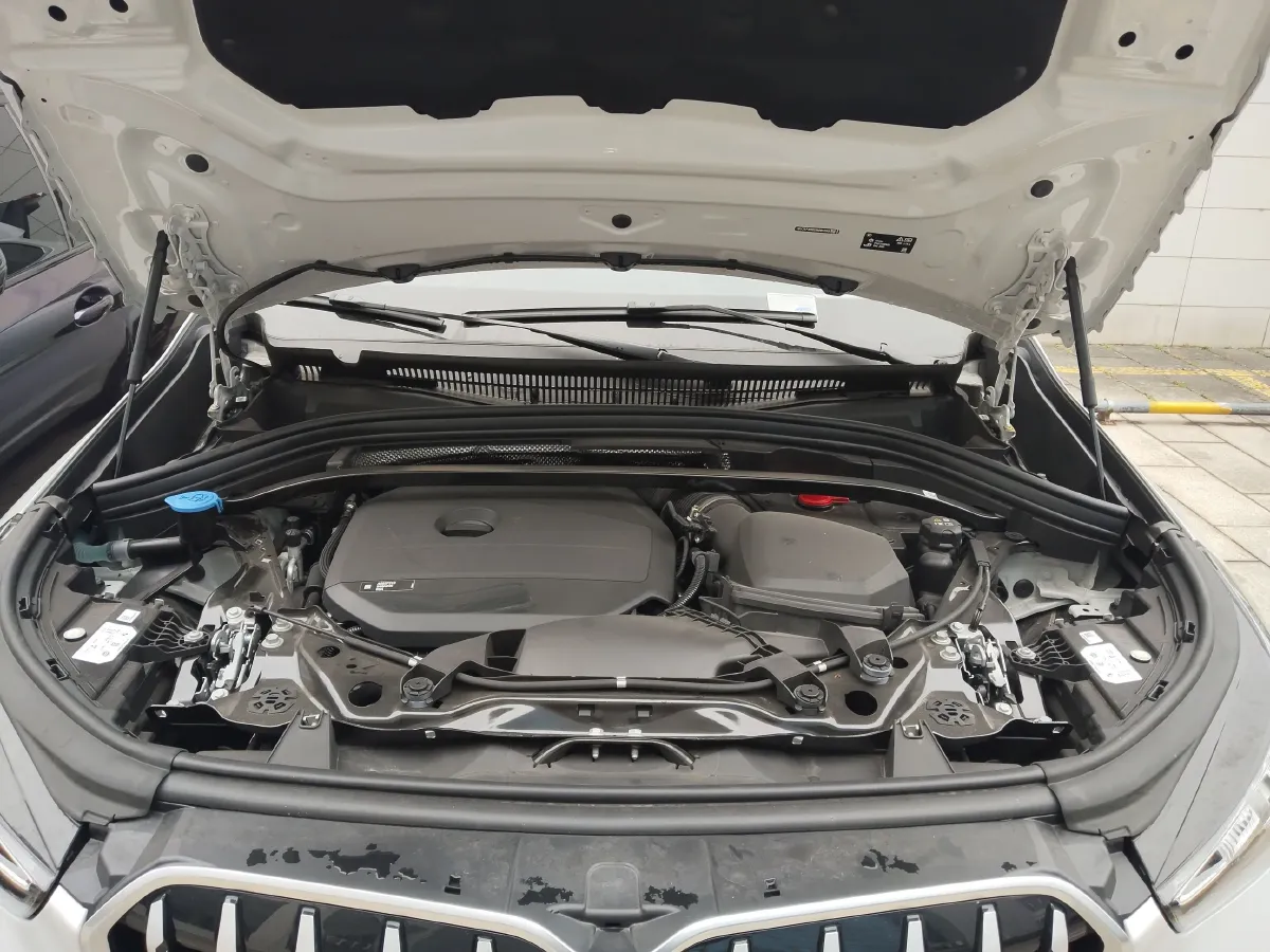 2024 BMW X1 2.0T 204HP L4 7DCT,autocango,china used car exporter,china ev exporter,chinese used car exporter,chinese used ev exporter