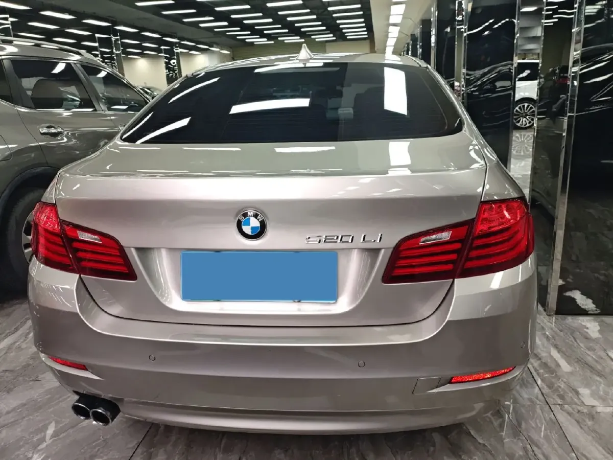 2014 BMW 5 Series 2.0T 184HP L4 8AT,autocango,china used car exporter,china ev exporter,chinese used car exporter,chinese used ev exporter