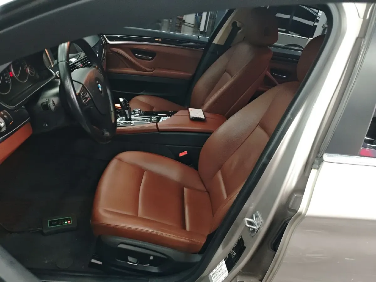 2014 BMW 5 Series 2.0T 184HP L4 8AT,autocango,china used car exporter,china ev exporter,chinese used car exporter,chinese used ev exporter