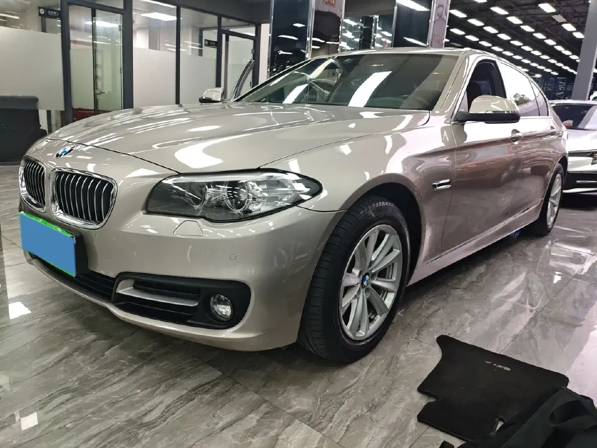2014 BMW 5 Series 2.0T 184HP L4 8AT,autocango,china used car exporter,china ev exporter,chinese used car exporter,chinese used ev exporter