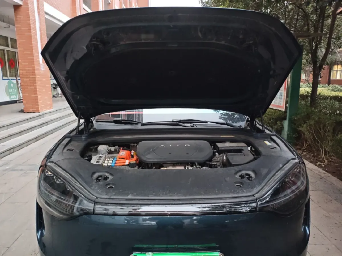 2024 AITO AITO M9 1.5T 152HP L4 REEV 42KWH,autocango,china used car exporter,china ev exporter,chinese used car exporter,chinese used ev exporter
