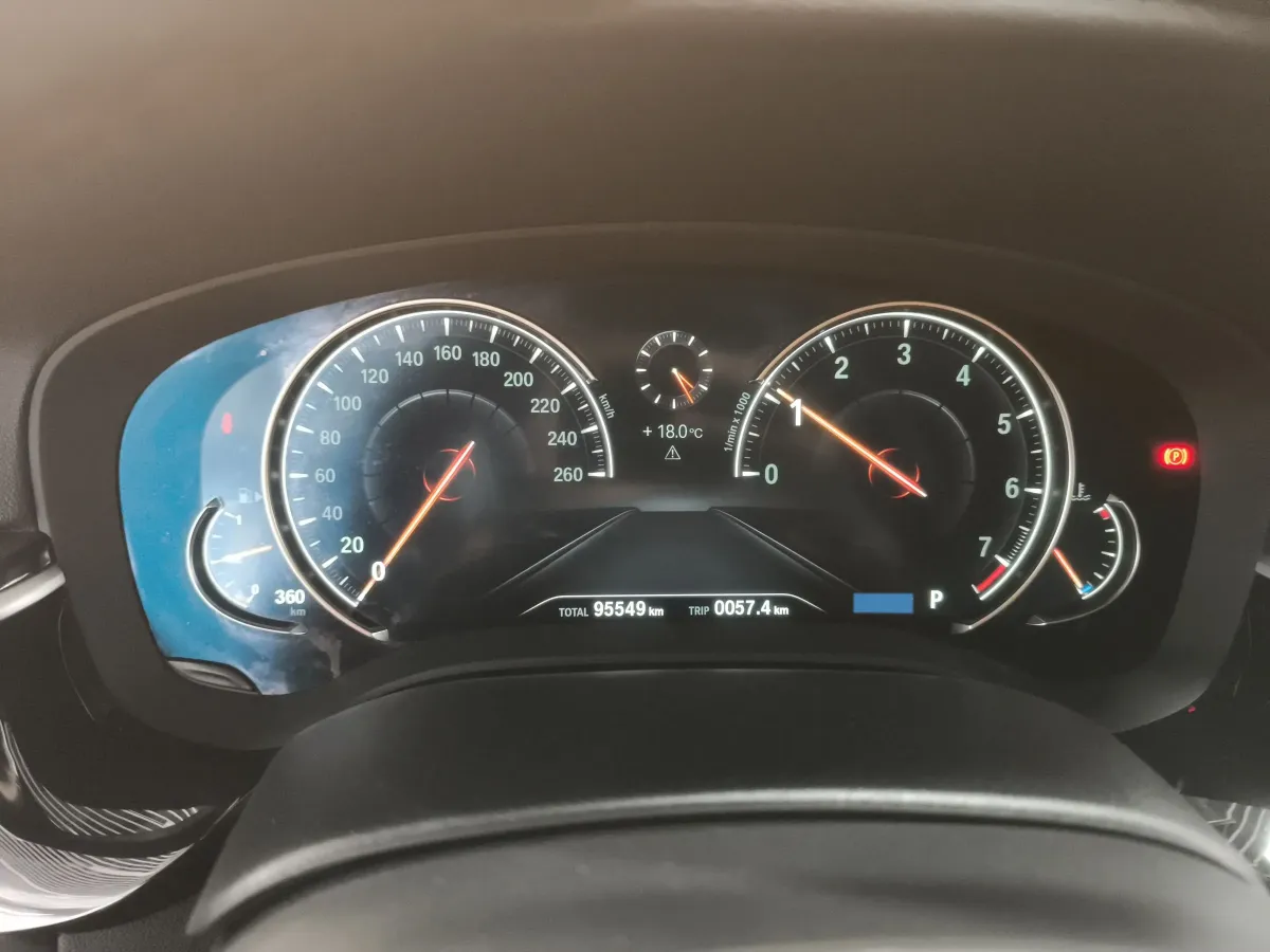 2018 BMW 5 Series 2.0T 252HP L4 8AT,autocango,china used car exporter,china ev exporter,chinese used car exporter,chinese used ev exporter