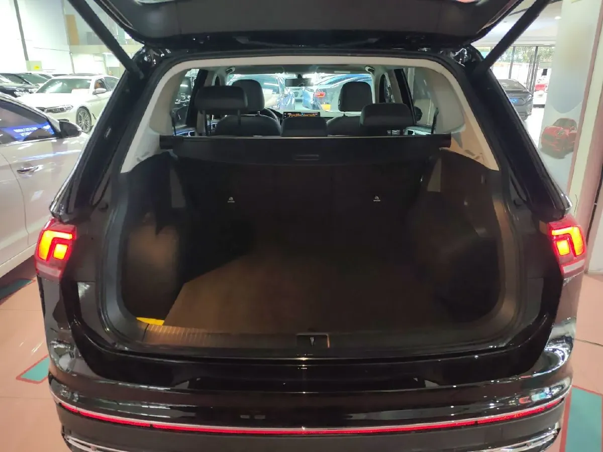 2024 Volkswagen Tiguan L 1.5T 160HP L4 7DCT,autocango,china used car exporter,china ev exporter,chinese used car exporter,chinese used ev exporter