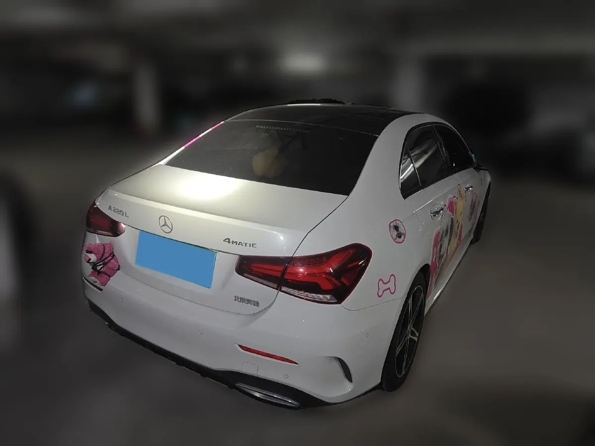 2020 Mercedes-Benz A Class 2.0T 190HP L4 7DCT,autocango,china used car exporter,china ev exporter,chinese used car exporter,chinese used ev exporter