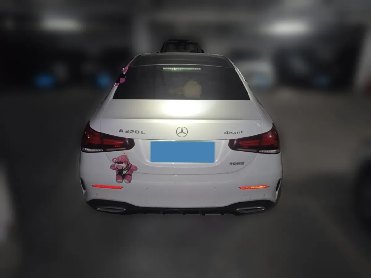 2020 Mercedes-Benz A Class 2.0T 190HP L4 7DCT,autocango,china used car exporter,china ev exporter,chinese used car exporter,chinese used ev exporter