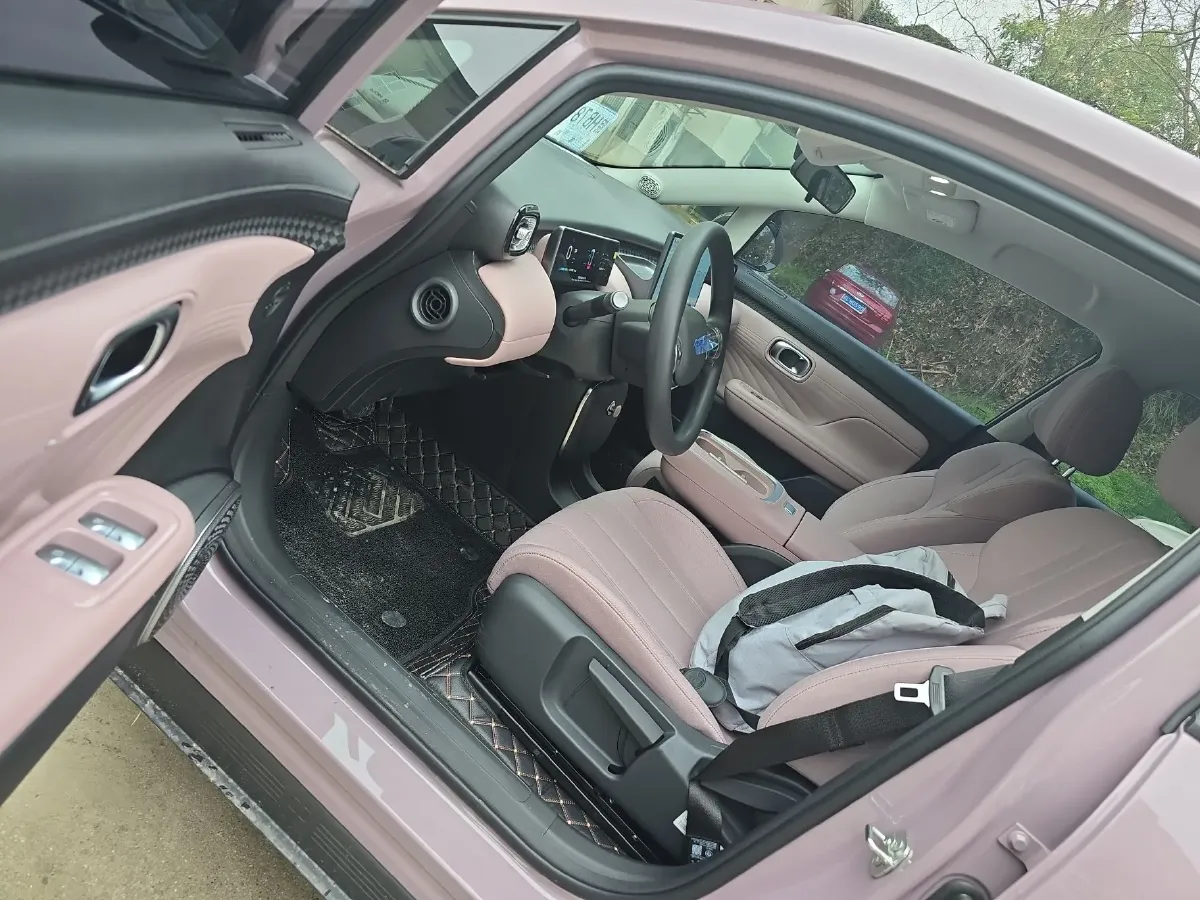 2025 Aion AION UT BEV,autocango,china used car exporter,china ev exporter,chinese used car exporter,chinese used ev exporter