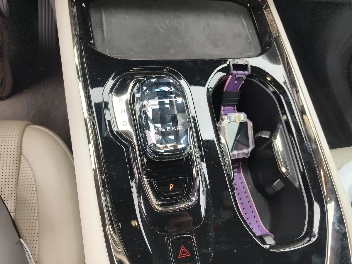 2022 Zeekr 009 BEV 140KWH,autocango,china used car exporter,china ev exporter,chinese used car exporter,chinese used ev exporter