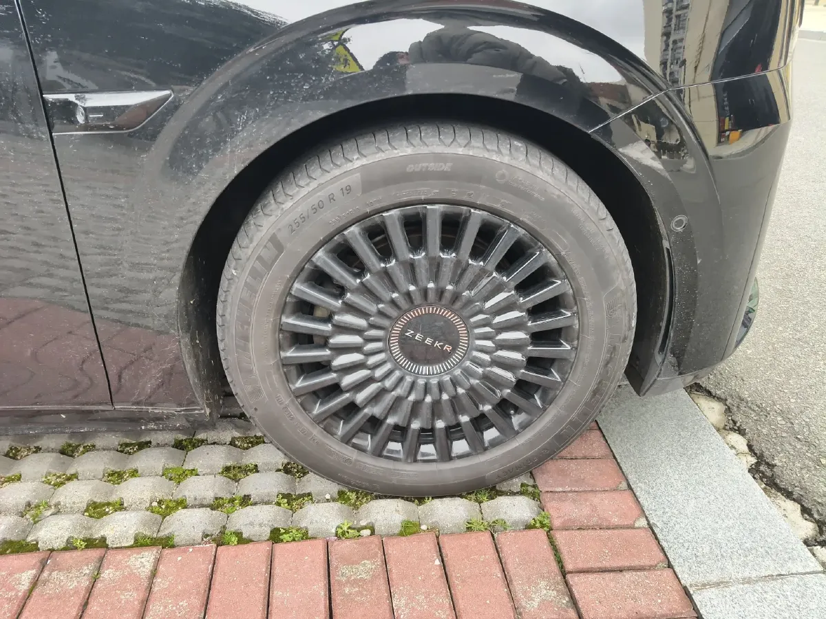 2022 Zeekr 009 BEV 140KWH,autocango,china used car exporter,china ev exporter,chinese used car exporter,chinese used ev exporter