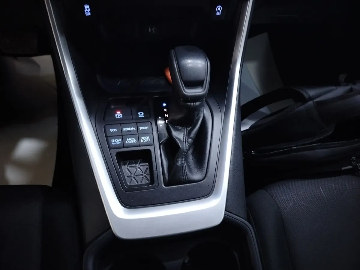 2020 Toyota RAV4 2.0L 171HP L4 CVT,autocango,china used car exporter,china ev exporter,chinese used car exporter,chinese used ev exporter