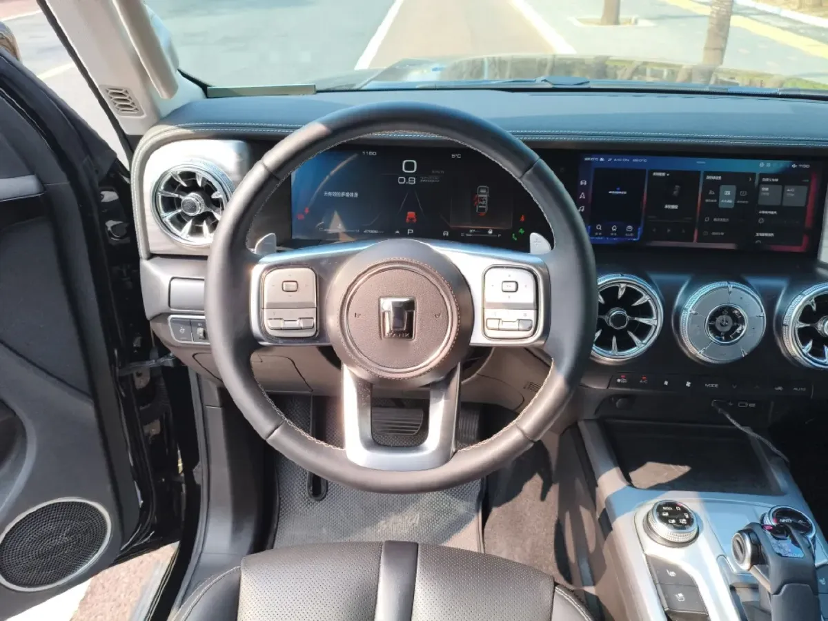 2023 Tank 300 2.0T 227HP L4 8AT,autocango,china used car exporter,china ev exporter,chinese used car exporter,chinese used ev exporter