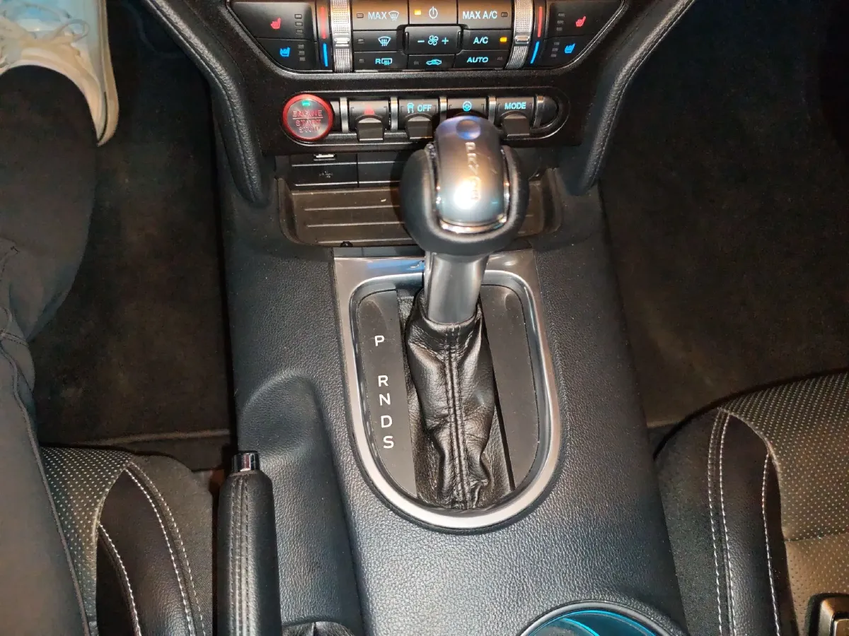 2021 Ford Mustang 2.3T 299HP L4 10AT,autocango,china used car exporter,china ev exporter,chinese used car exporter,chinese used ev exporter