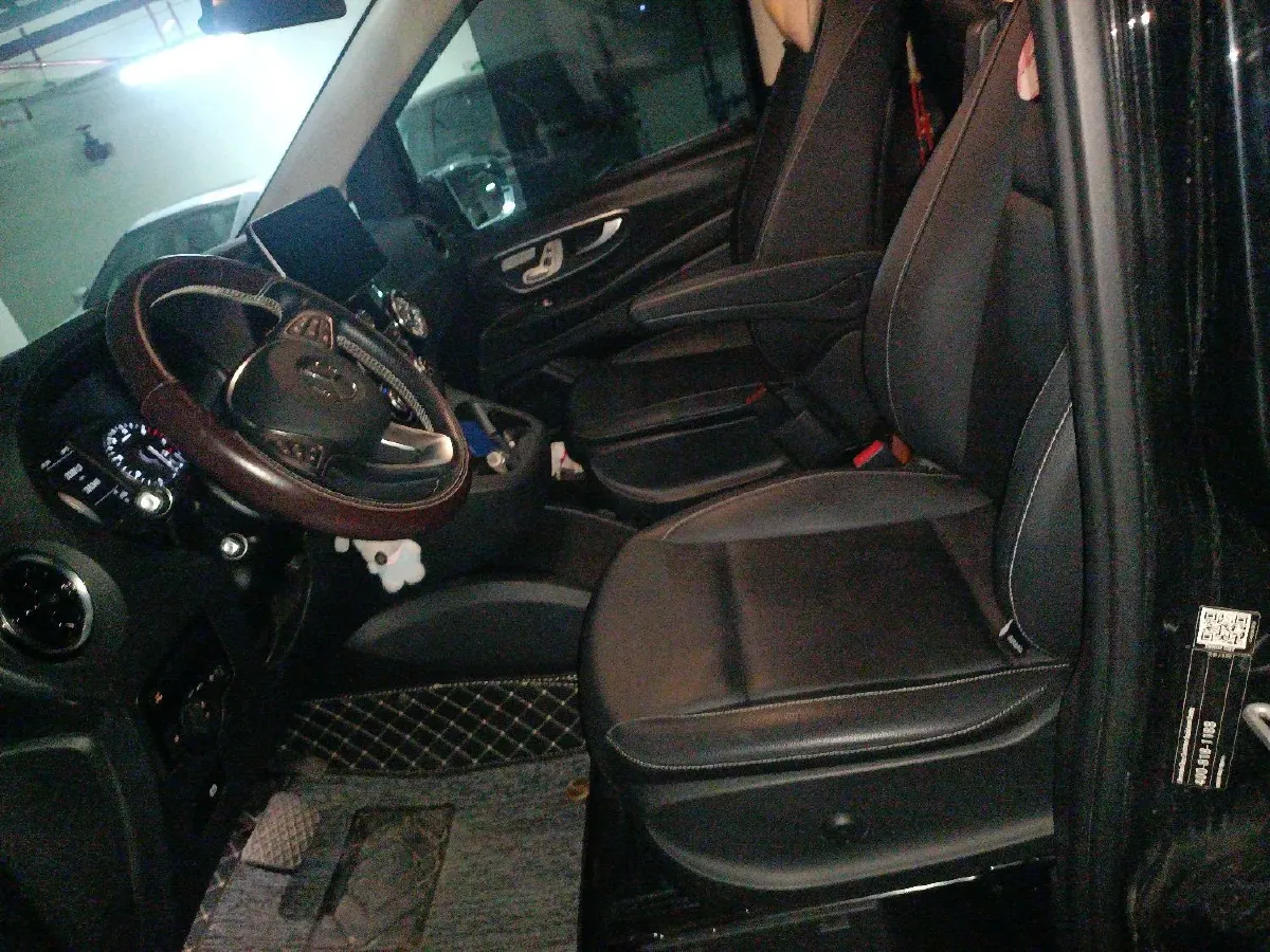 2023 Mercedes-Benz Vito 2.0T 211HP L4 9AT,autocango,china used car exporter,china ev exporter,chinese used car exporter,chinese used ev exporter