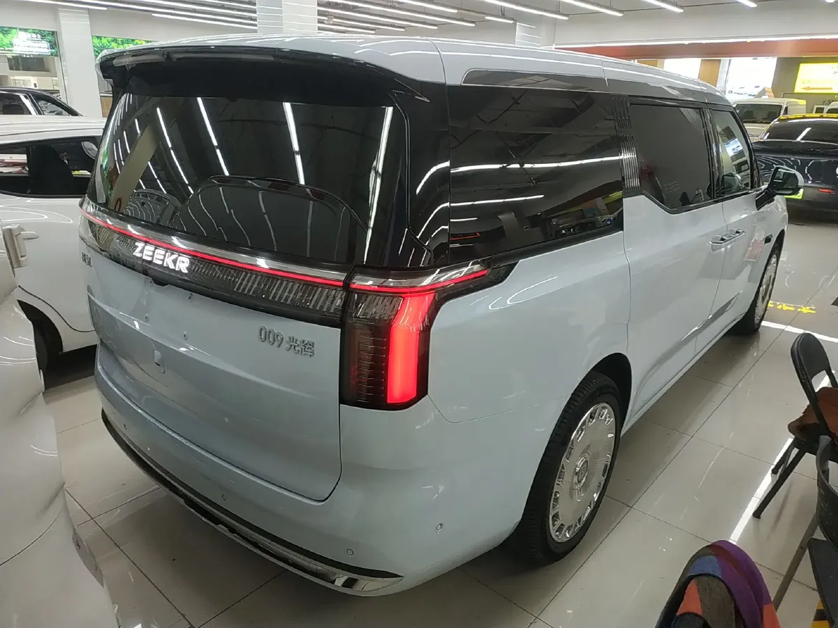 2024 Zeekr 009 BEV 108KWH,autocango,china used car exporter,china ev exporter,chinese used car exporter,chinese used ev exporter