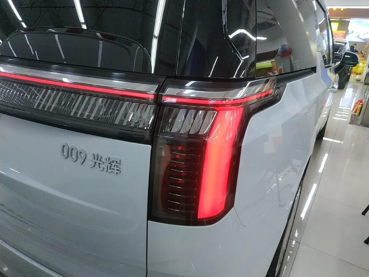 2024 Zeekr 009 BEV 108KWH,autocango,china used car exporter,china ev exporter,chinese used car exporter,chinese used ev exporter