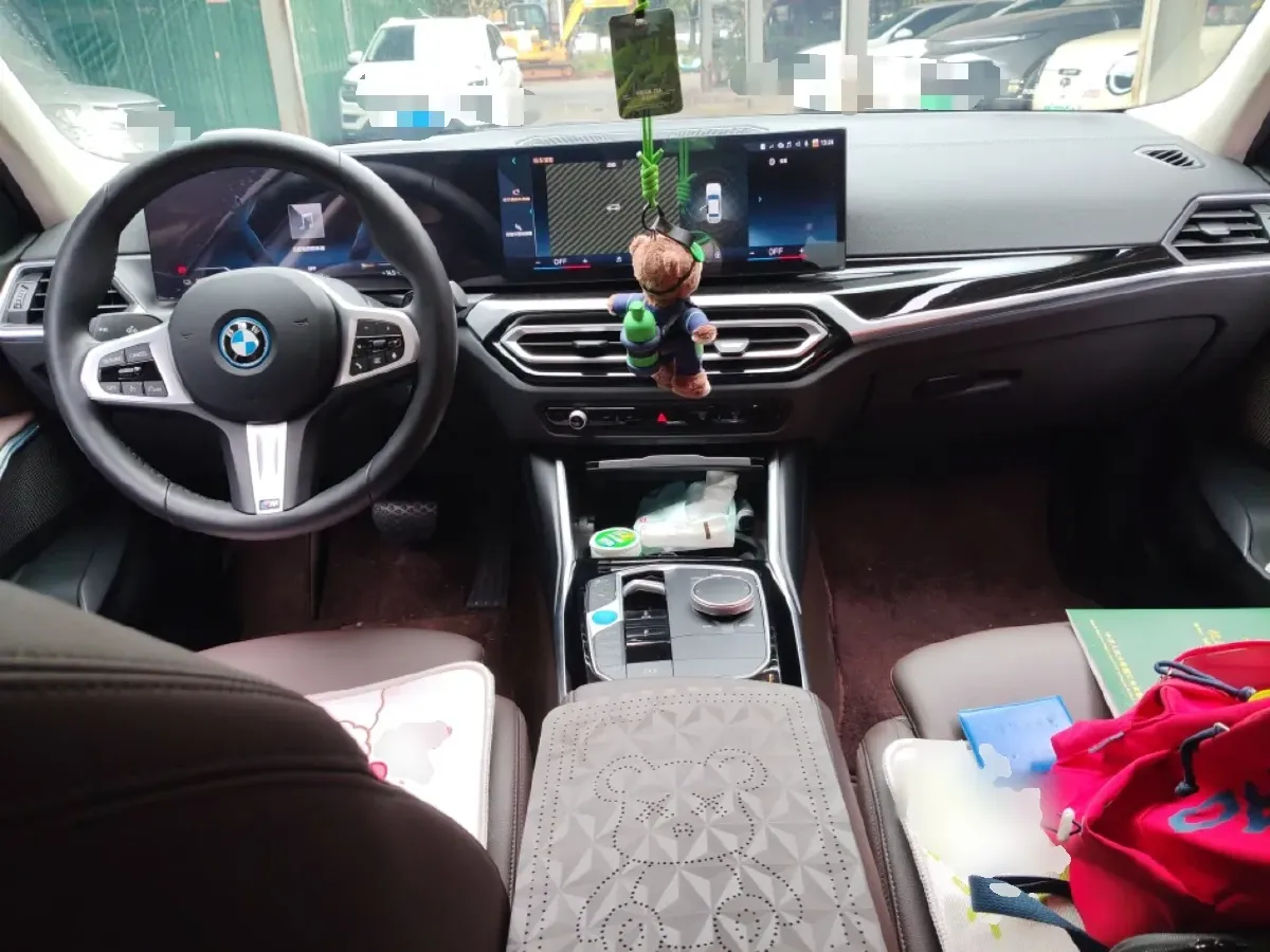 2024 BMW i3 BEV 70KWH,autocango,china used car exporter,china ev exporter,chinese used car exporter,chinese used ev exporter