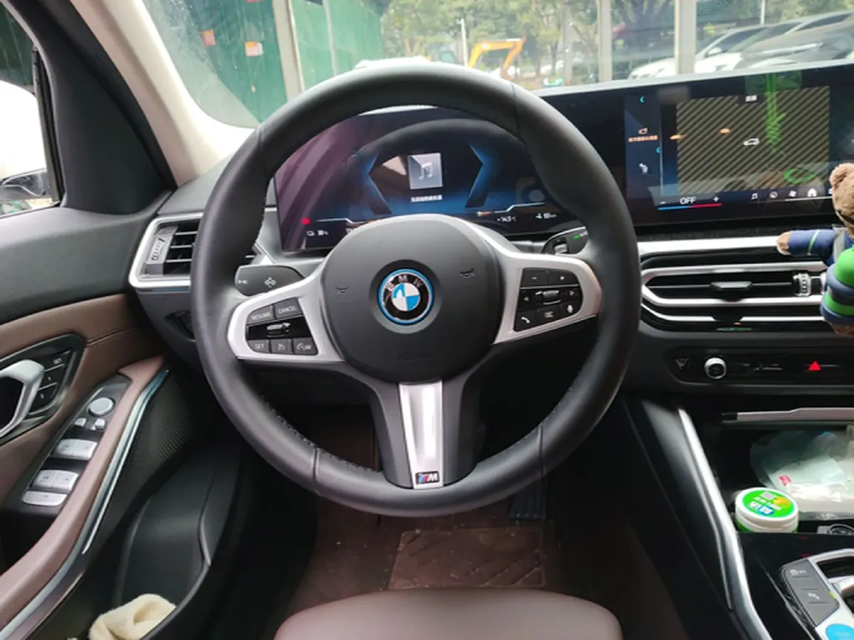 2024 BMW i3 BEV 70KWH,autocango,china used car exporter,china ev exporter,chinese used car exporter,chinese used ev exporter