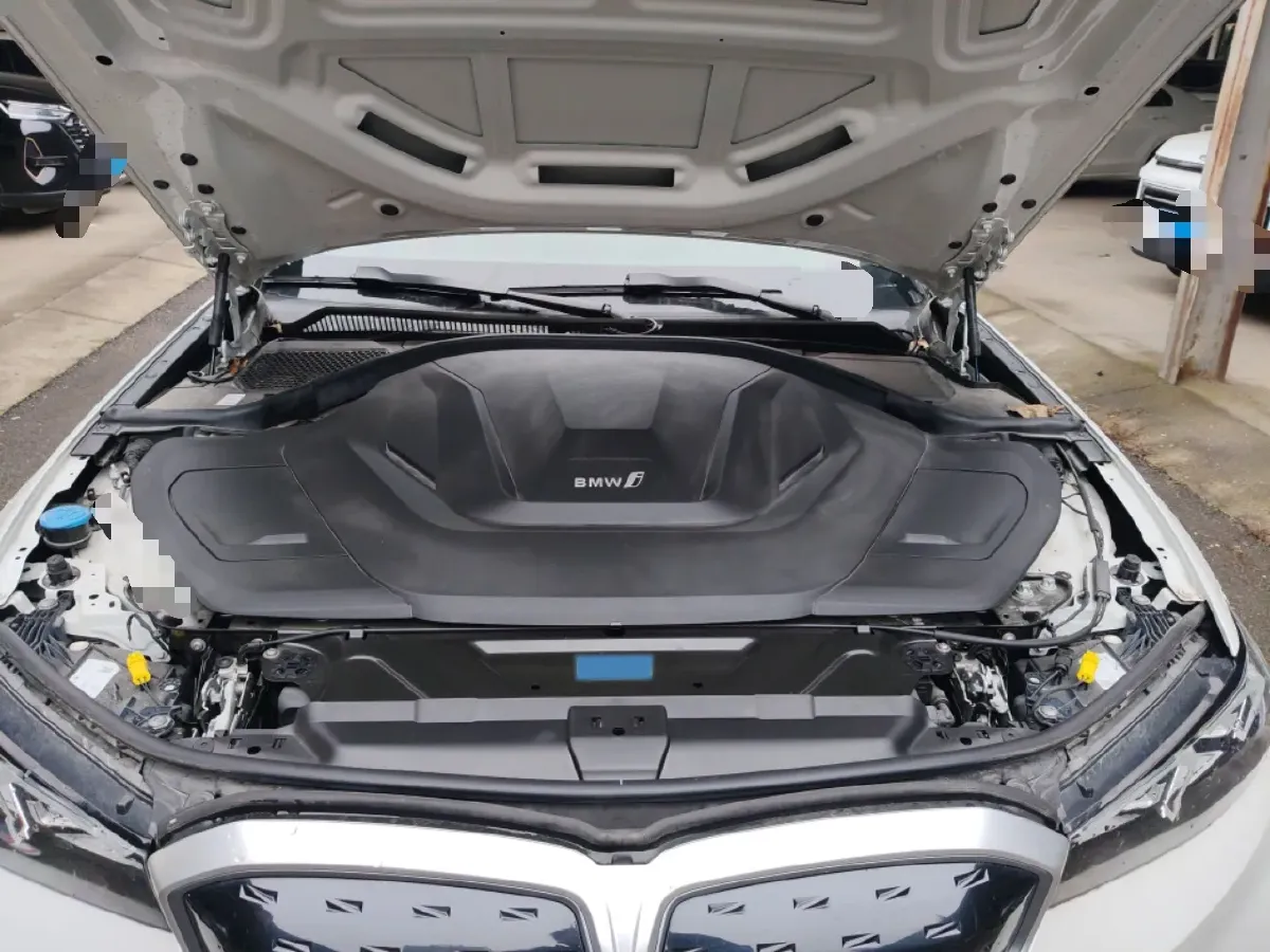 2024 BMW i3 BEV 70KWH,autocango,china used car exporter,china ev exporter,chinese used car exporter,chinese used ev exporter