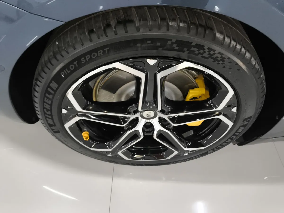 2024 MI SU7 BEV 101KWH,autocango,china used car exporter,china ev exporter,chinese used car exporter,chinese used ev exporter