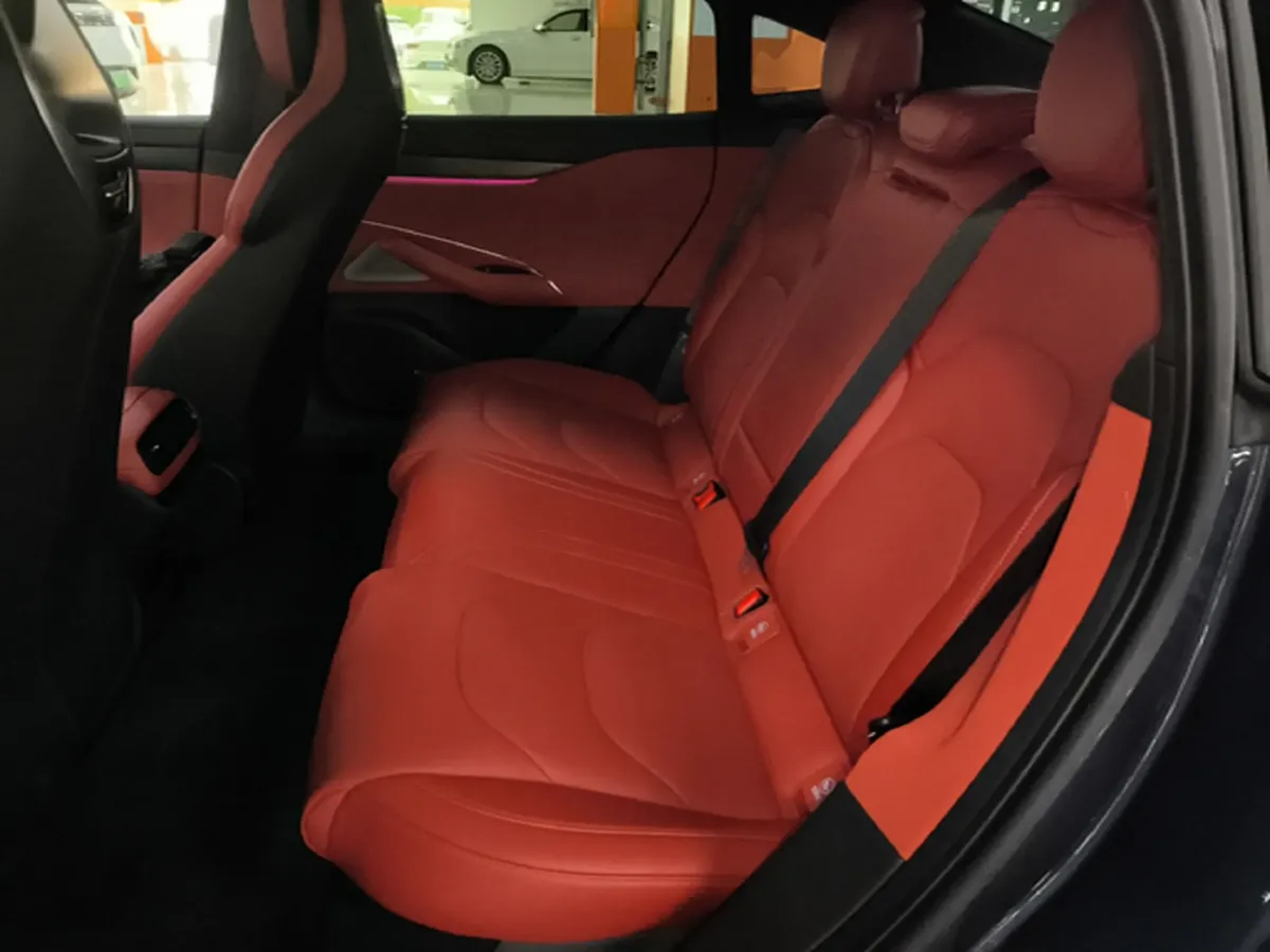 2024 MI SU7 BEV 101KWH,autocango,china used car exporter,china ev exporter,chinese used car exporter,chinese used ev exporter