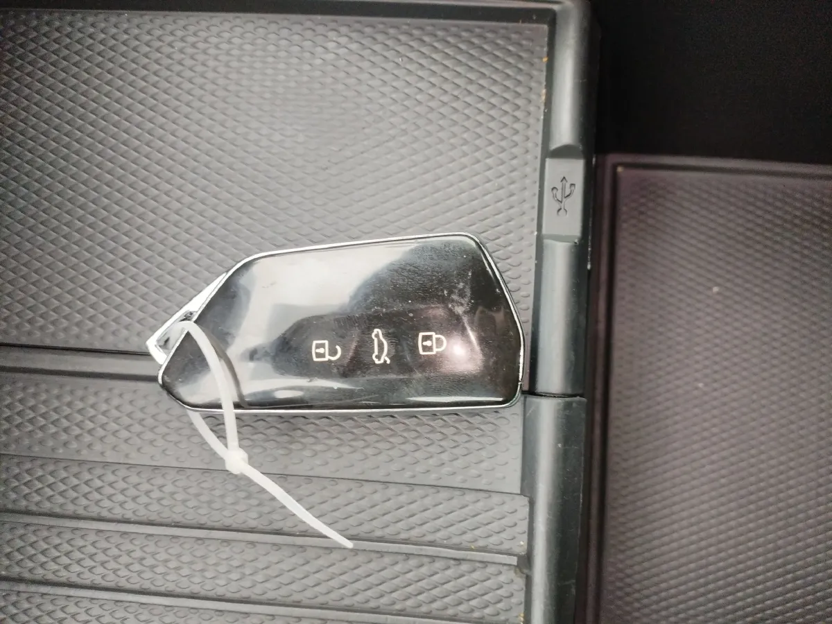 2024 Volkswagen ID.UNYX 06 BEV 82.4KWH,autocango,china used car exporter,china ev exporter,chinese used car exporter,chinese used ev exporter