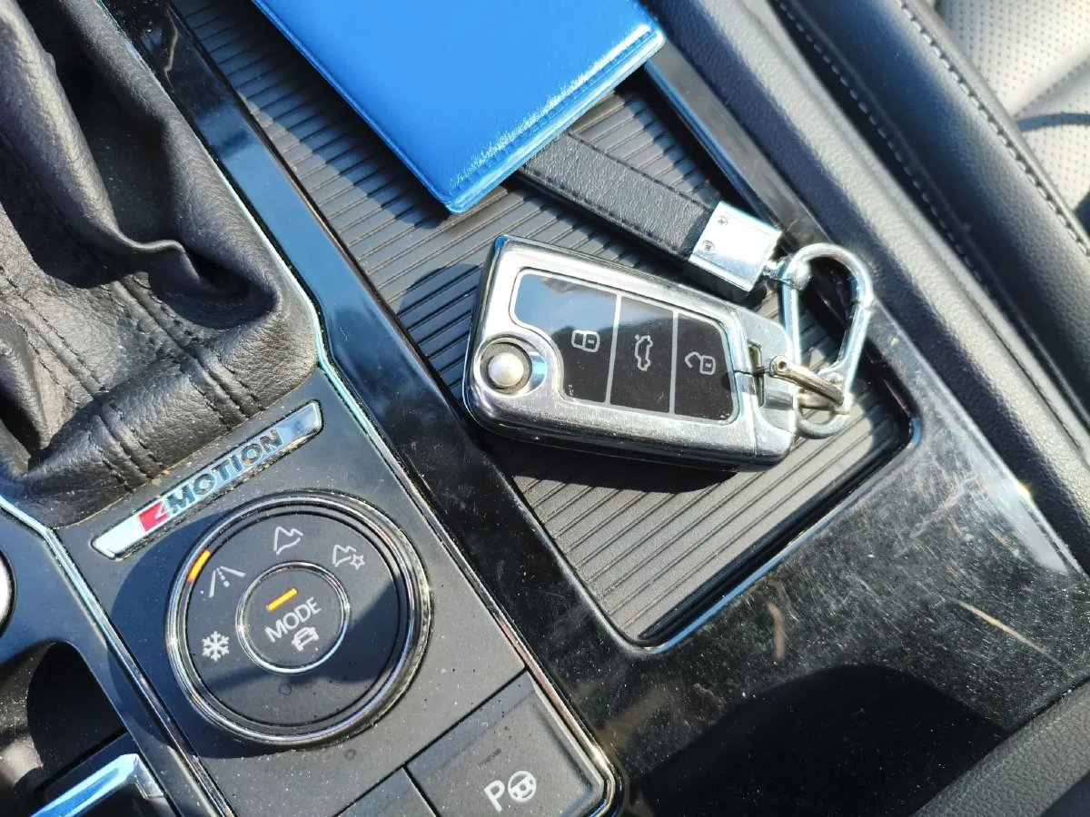 2019 Volkswagen Teramont 2.0T 220HP L4 7DCT,autocango,china used car exporter,china ev exporter,chinese used car exporter,chinese used ev exporter